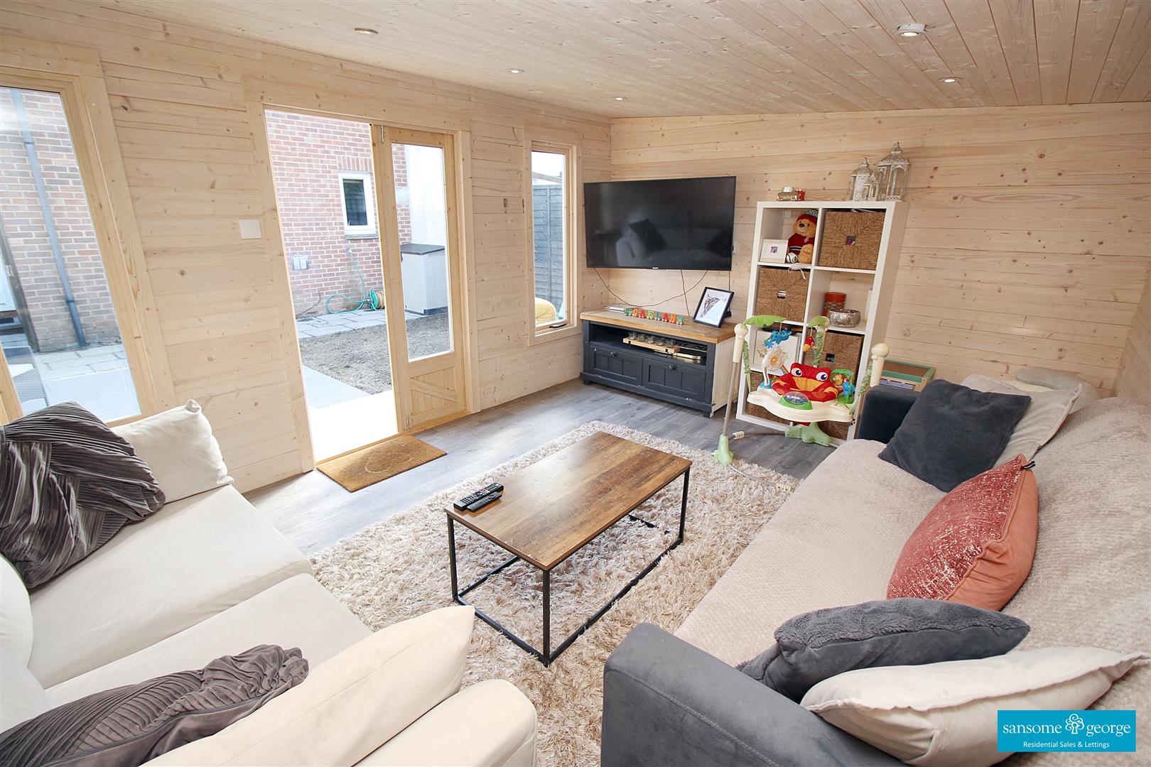 Charlville Drive, Calcot, Reading